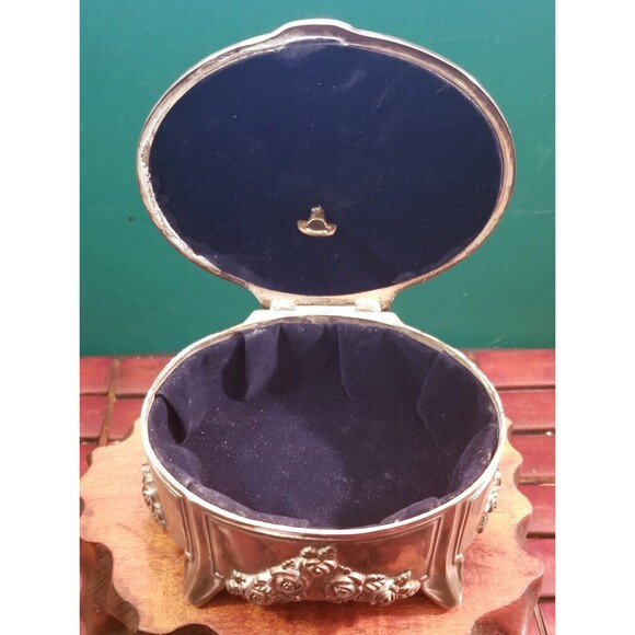 Vintage "Carpe Diem" Silver Plated Musical Jewelry Trinket Box 5"x4"x3" - Picture 4 of 4